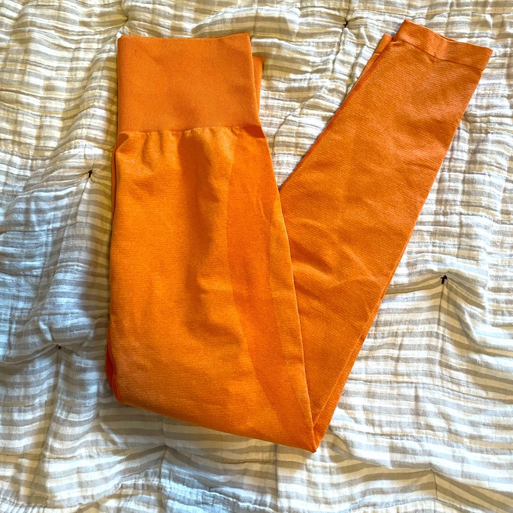 Booty contour leggings